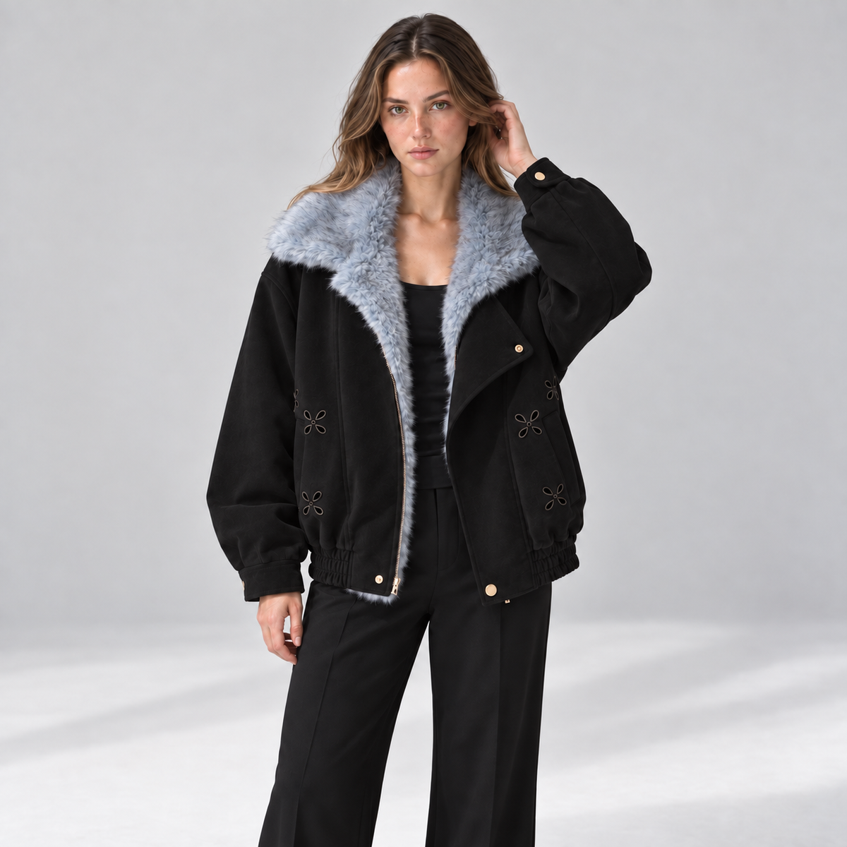 Mooi Muse bomberjack met bontkraag en bloemdetails — Black — vooraanzicht