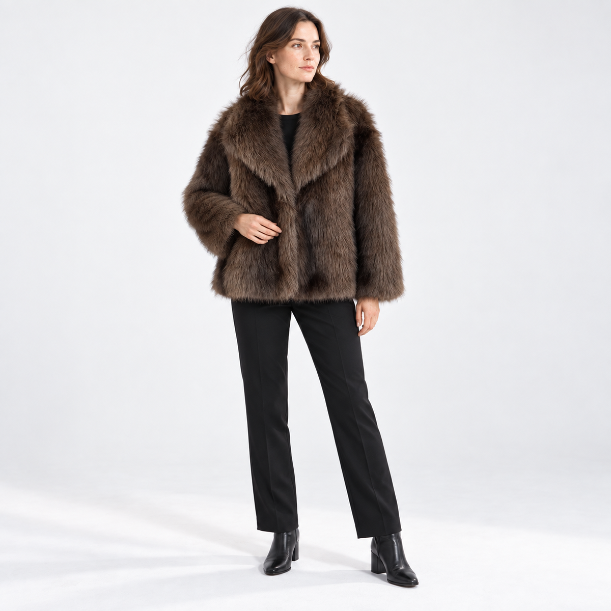 Teddy Jas Dames – Imitatiebont, Kleurverloop & Brede Revers — Brown — front — studio 26-4