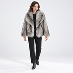 Teddy Jas Dames – Imitatiebont, Kleurverloop & Brede Revers — Silver Grey — front — studio 26-5